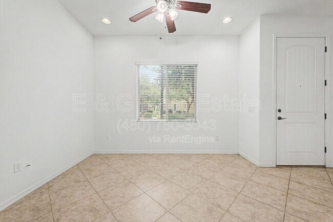 Building Photo - 5550 N 16th St