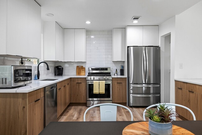 Building Photo - 5105 Galen Ct