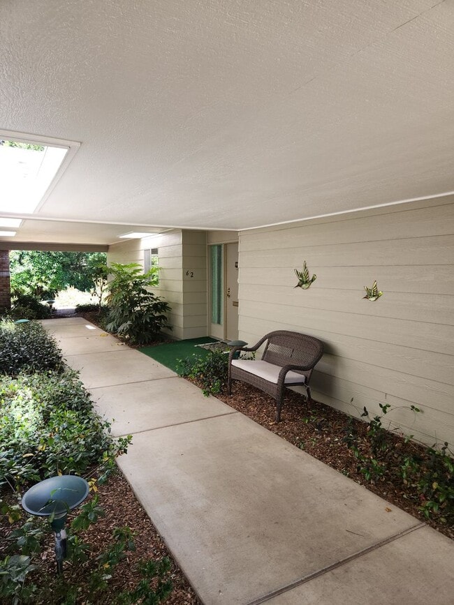 Building Photo - Very nice home w/CENTRAL AIR CONDITIONING ...