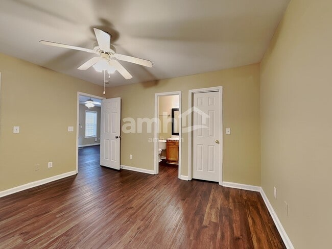 Building Photo - 4004 Pearl Rd