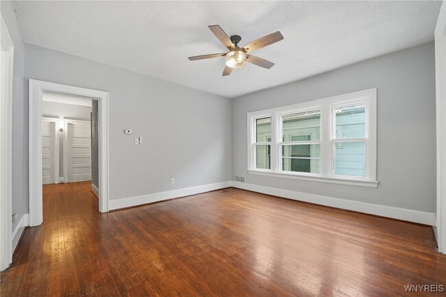 Building Photo - 449 Bird Ave