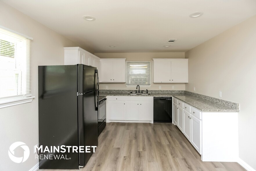 Building Photo - 317 Worthy St