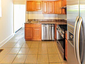 Building Photo - Point Breeze Three Bedroom Home