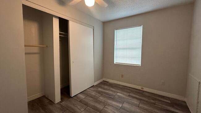 Building Photo - Spacious 3 Bed, 2 Bath Just Minutes from the Beach