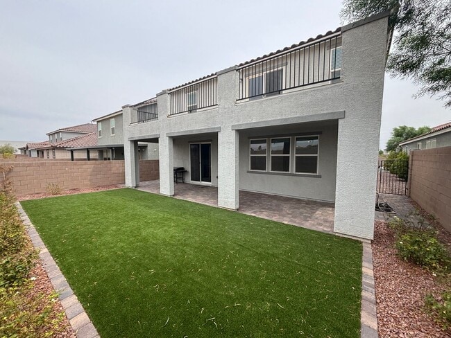 Building Photo - Beautiful 5-Bedroom, 4.5-Bath Home with St...
