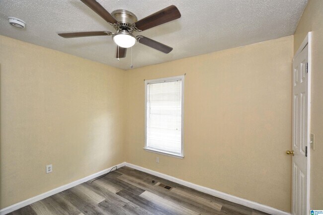Building Photo - 1721 Maralyn Dr