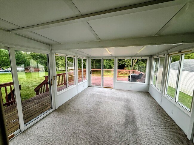 Building Photo - 4545-4549 Cynthia Dr