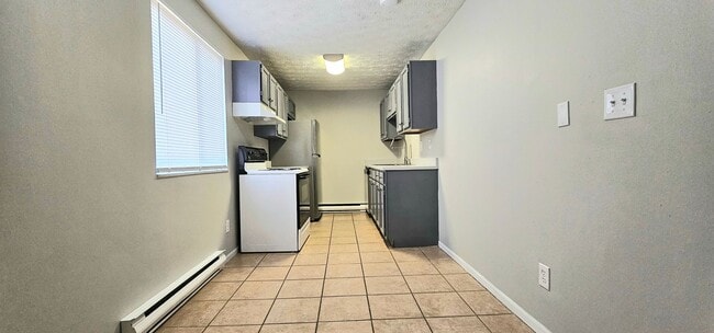 Building Photo - Newly Renovated 2 bedroom in Englewood! With W/D hookups!