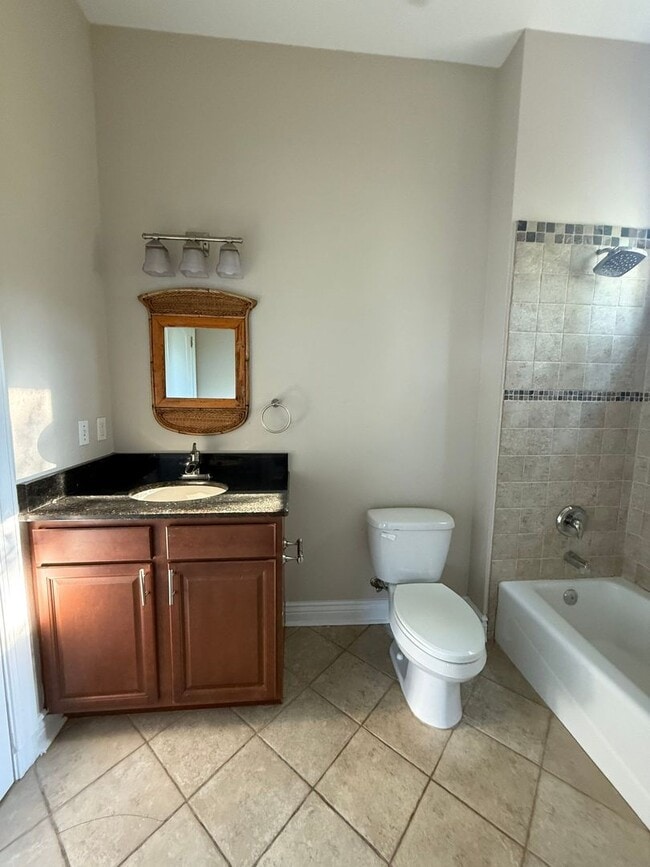 Building Photo - 3 Bedroom Townhome in All Saints District!...