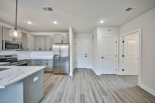 Building Photo - Brand New Luxury unit on Broadway in Bangor!