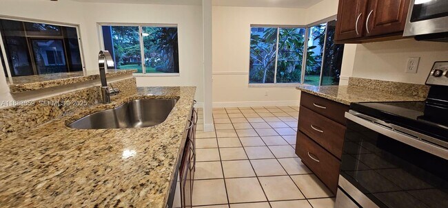 Building Photo - 9220 NW 9th Pl