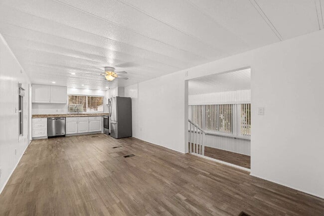 Building Photo - 2BR/2BA Manufactured Home in The Villages