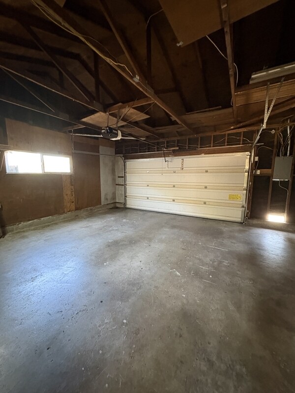 Building Photo - 7631 Adrian Dr