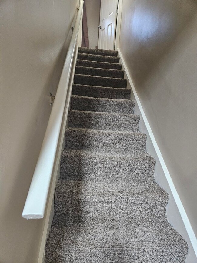 Building Photo - 2 or 3 Bed / 2 Bath Condo in Greenbriar Available Soon!