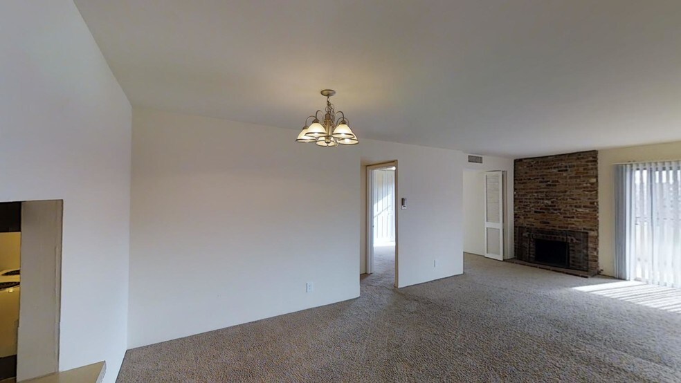 https://image1.apartmentfinder.com/i2/ZjinyWiX49CAqqDyWykCoUm1UqPKobg4gY9iZ3cB1MA/110/corsican-apartments-denver-co-1br-1ba---914-sf.jpg
