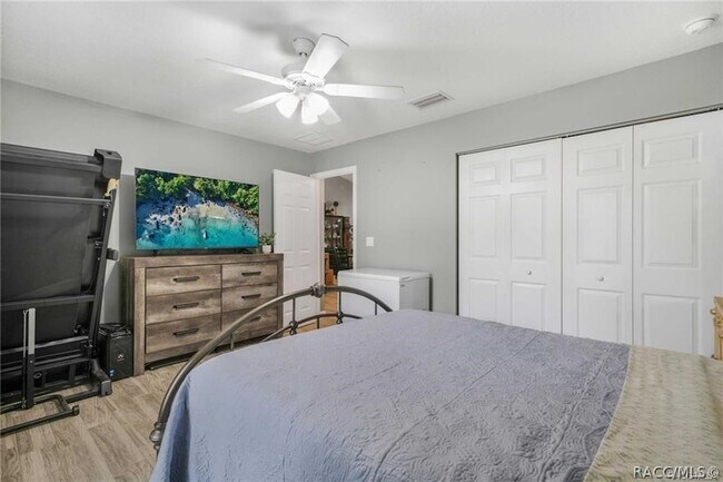 Building Photo - 2142 S Gleneagle Terrace