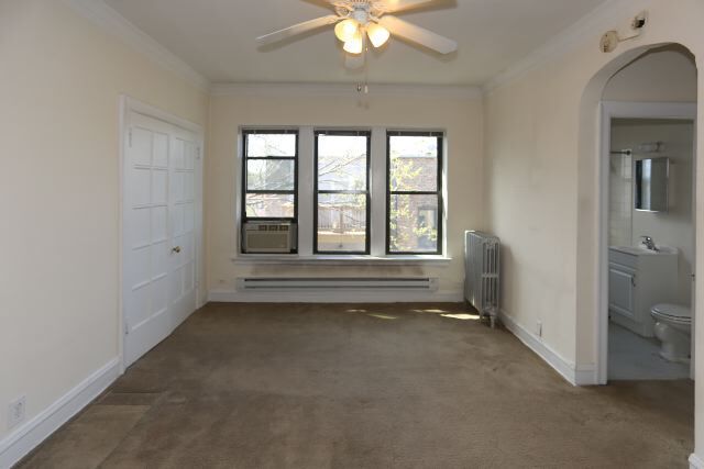 Building Photo - 4644 N Paulina St