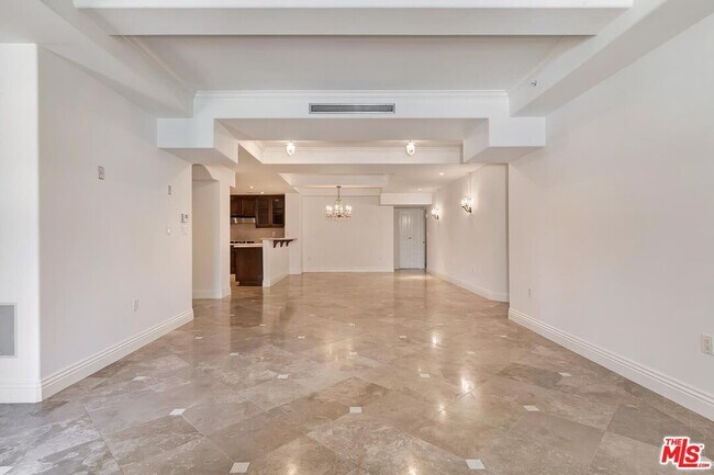 Building Photo - 10795 Wilshire Blvd