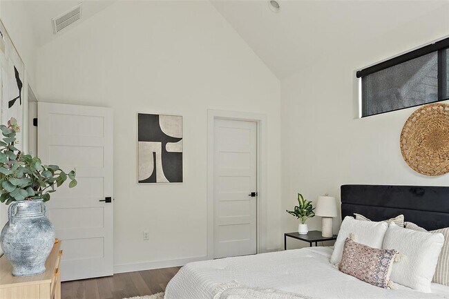 Building Photo - 3111 Aldwyche Dr