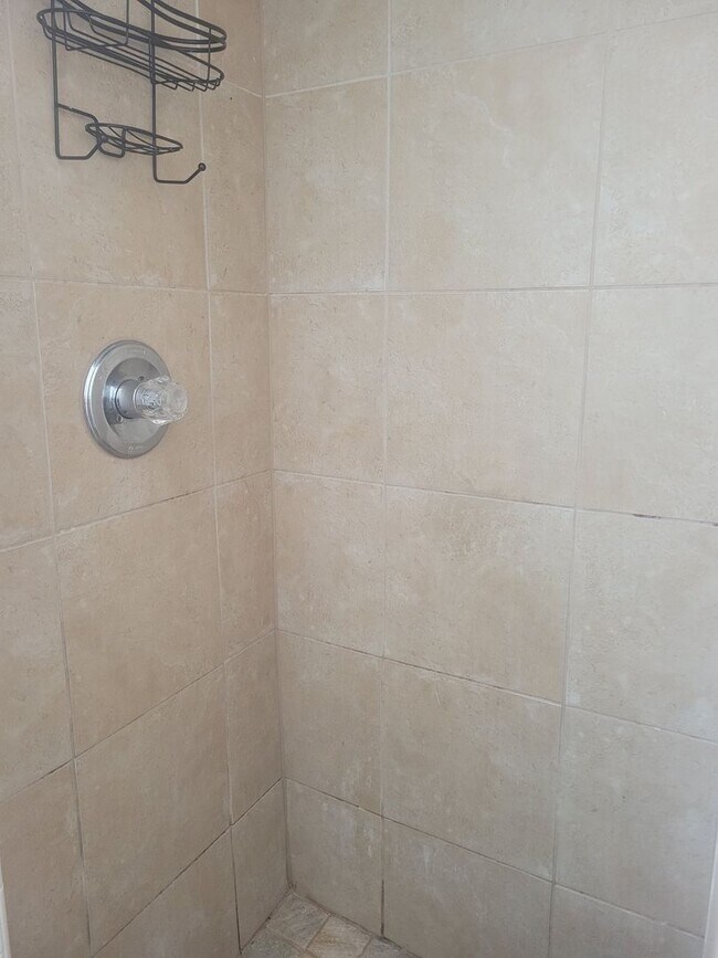 Building Photo - Trinh_4900 E Princess Anne Road