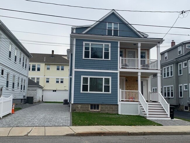 Building Photo - 115 Shore Dr