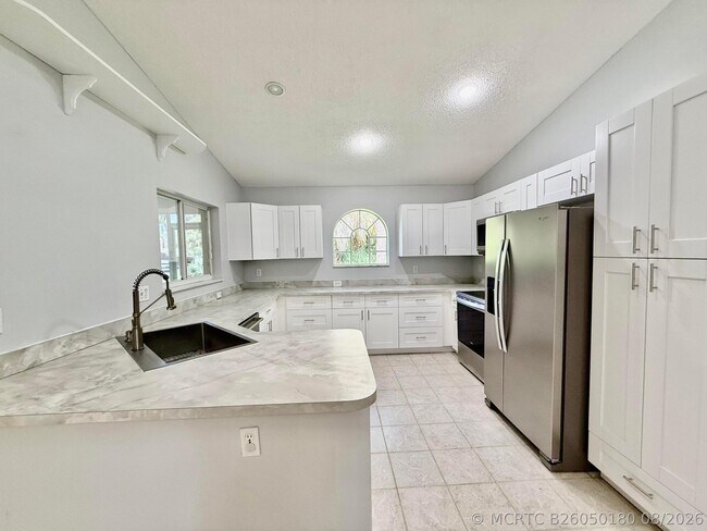 Building Photo - 5707 Silver Oak Dr