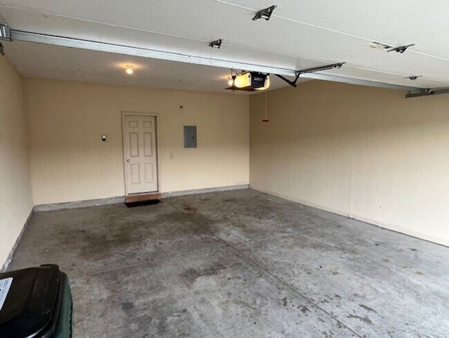 Building Photo - Modern Brick Ranch with 3 Bedrooms, 1.5 Ba...