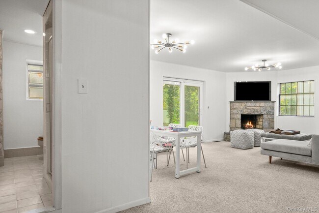 Building Photo - 1341 Pelhamdale Ave
