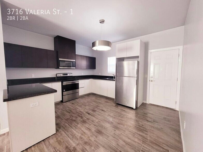 Building Photo - 3716 Valeria St