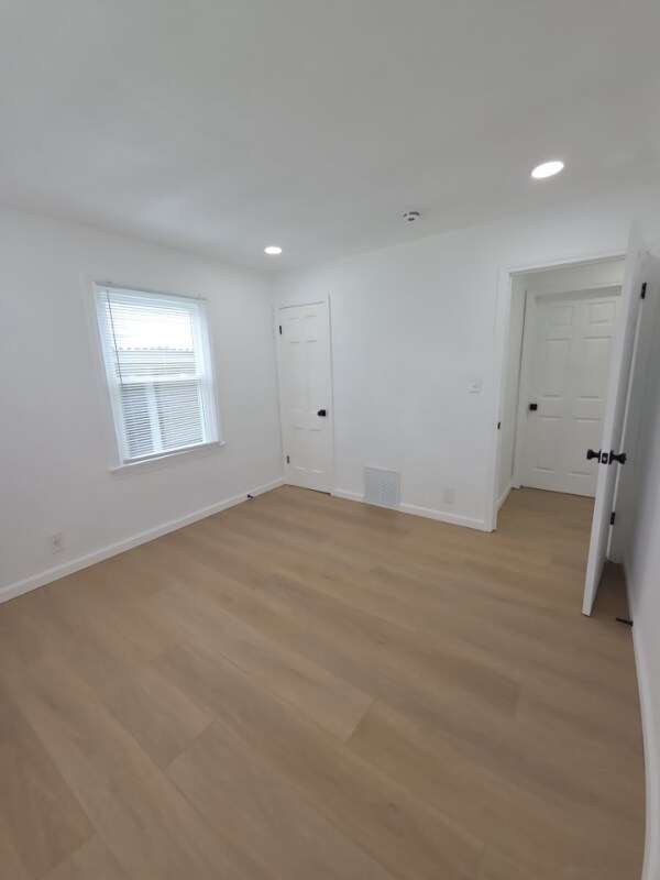 Building Photo - 509 N Rosedale Ave