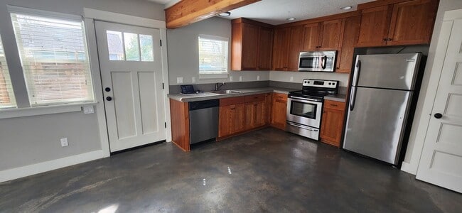 Building Photo - 4417 N Gantenbein Ave