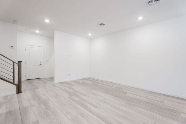 Building Photo - 91 Cinder Cone Ln