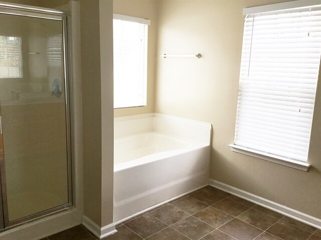 Building Photo - 1635 Swan Dr