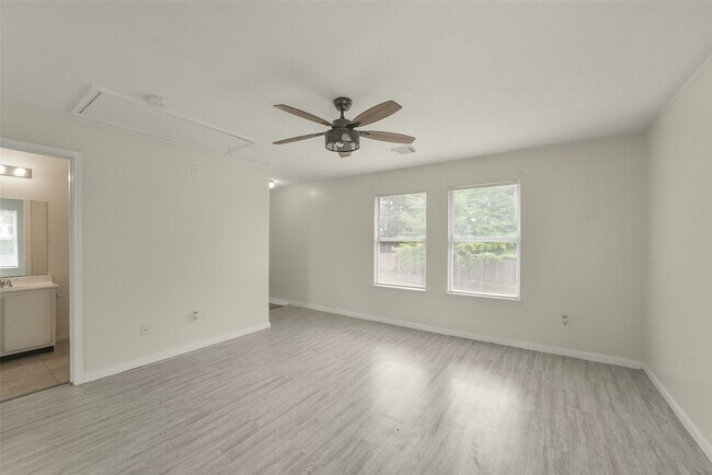 Building Photo - 839 Autumn Point Ln