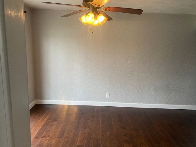 Building Photo - House in Morton, IL - 3 Bedroom/ 2.5 Baths