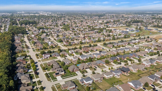 Building Photo - 50247 Cheltenham Dr