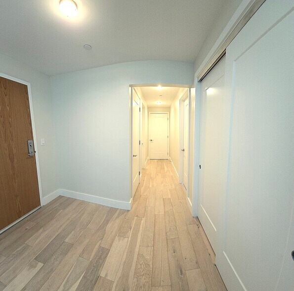 Building Photo - 383 Commercial St