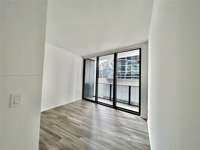 Building Photo - 801 S Miami Ave