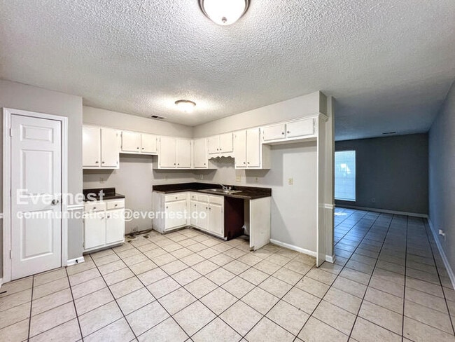 Building Photo - 3772 Beckman Dr