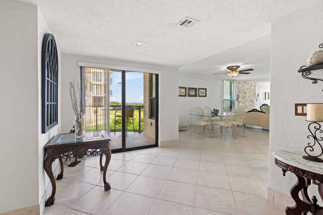 Building Photo - 4100 N Hwy A1A