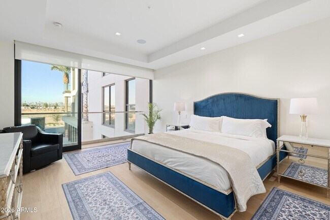 Building Photo - 6587 N Palmeraie Blvd