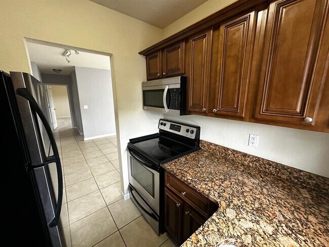 Building Photo - 578 NE 20th St