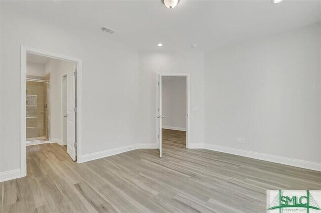 Building Photo - 157 Lower Creek Dr