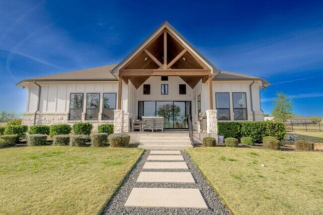 Building Photo - 217 Northcrest Dr