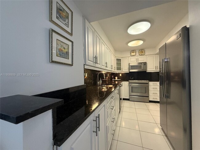 Building Photo - 9511 Collins Ave