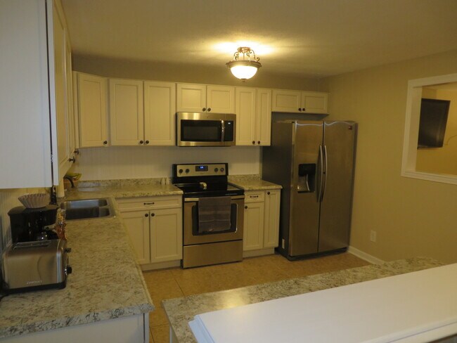Kitchen - 3755 Cedar Hurst Way