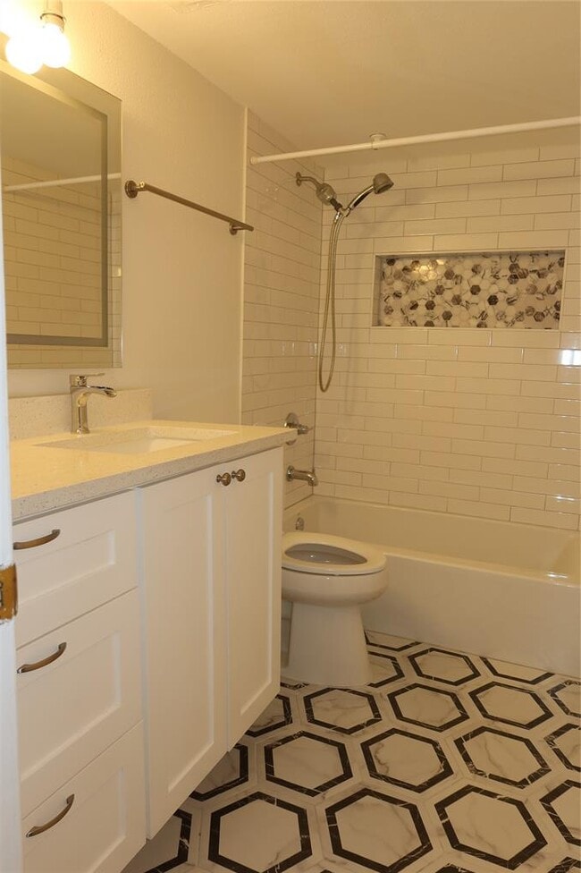 Building Photo - 4159 Steck Ave