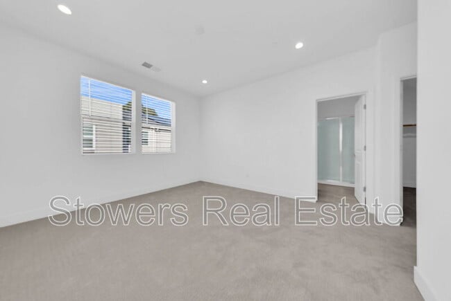 Building Photo - 3001 Ivory Ter