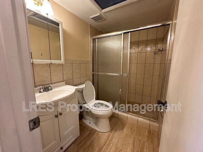 Building Photo - 106 Eastwind Ln