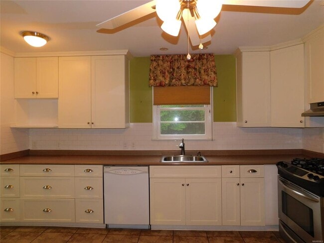Building Photo - 127 N Wildwood Dr